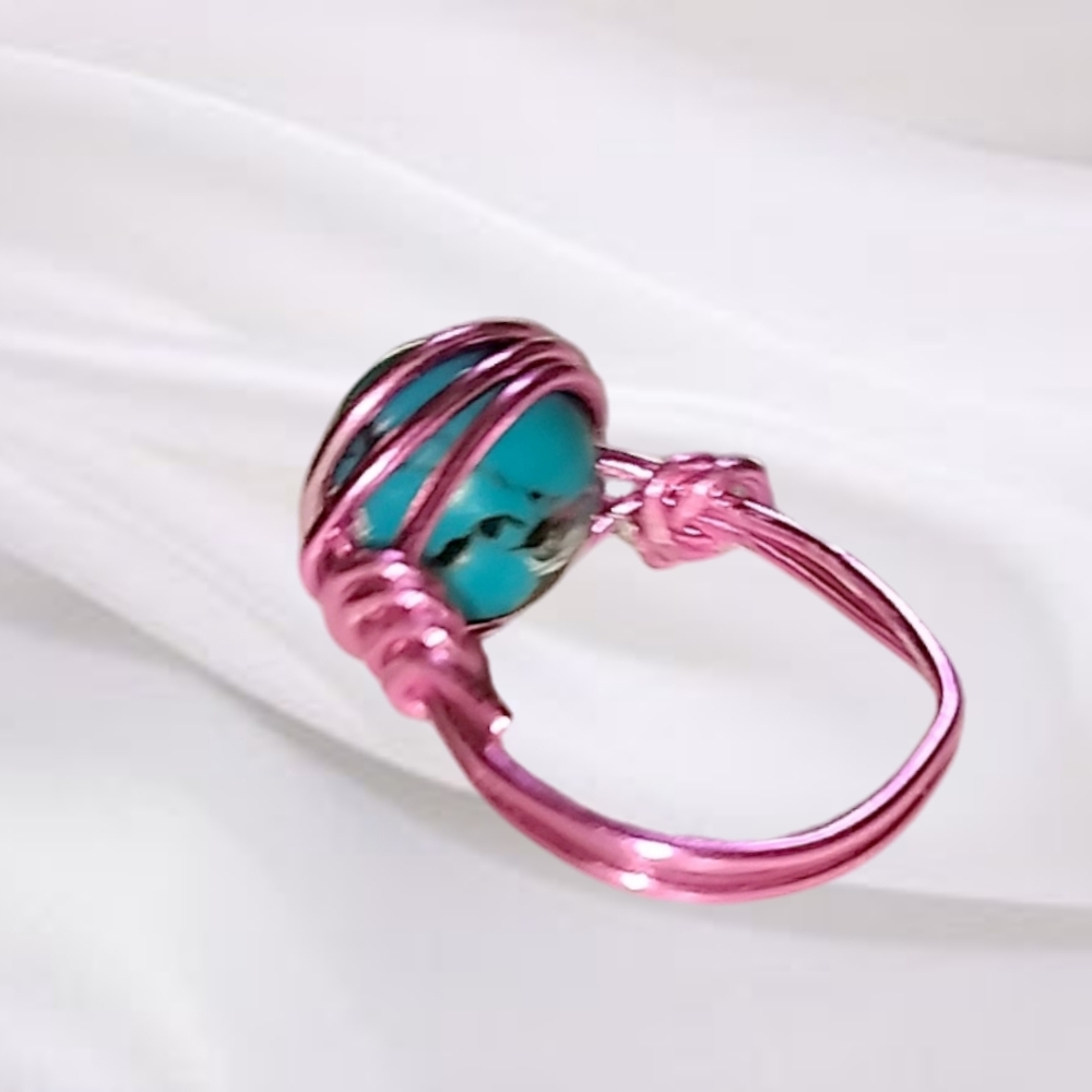 🌲10/$20. Wired Ring w/Blue & Black Reconstituted Turquoise Stone - Picture 7 of 7